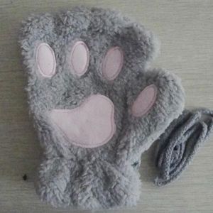 Loritta Bear Paws Fingerless Gloves. Warm Plush. Great for Cosplay. NWOT.